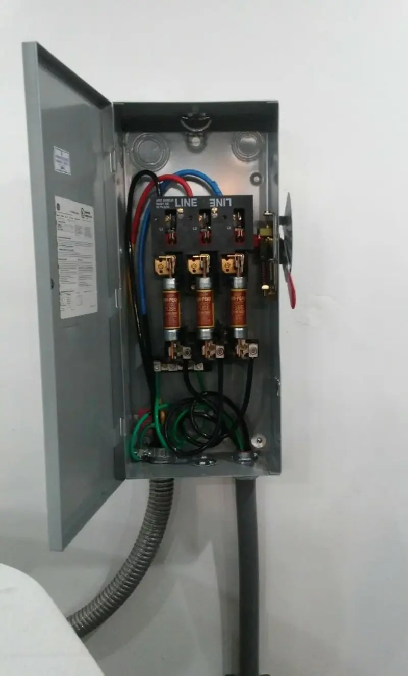 Three-phase disconnect switch installed for Smoke Detector Installation in Ridley Park